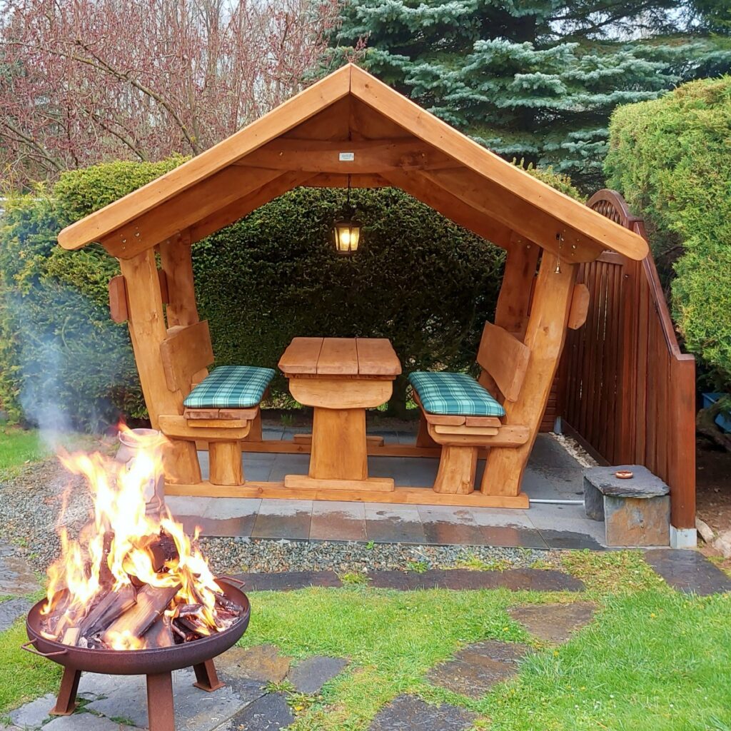 Gartenlaube aus Massivholz