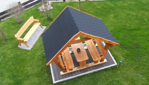 Gartenmöbel aus Massivholz