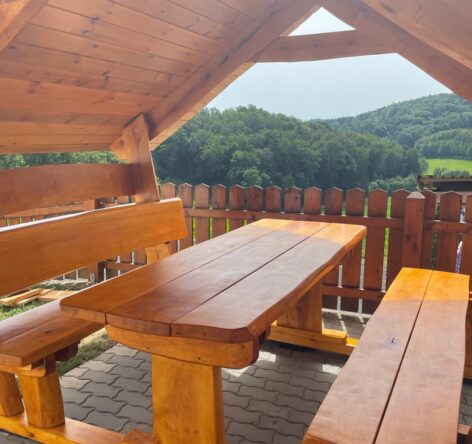 Gartenmöbel aus Massivholz