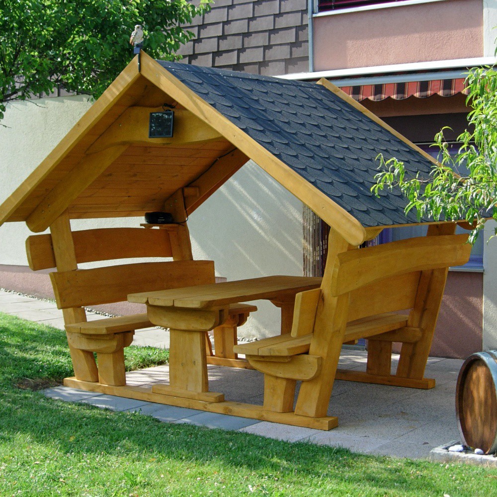 Rustikale Gartenlaube