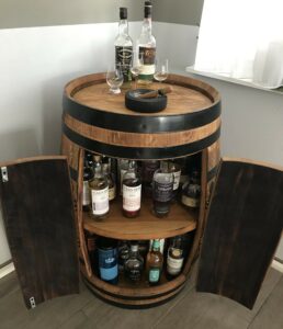 Gartenmöbel und Fassmöbel aus Massivholz