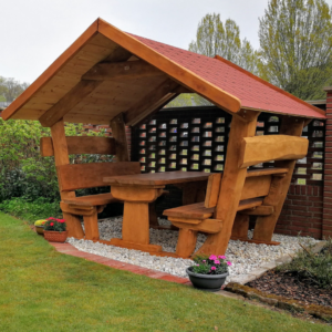 Gartenmöbel und Fassmöbel aus Massivholz