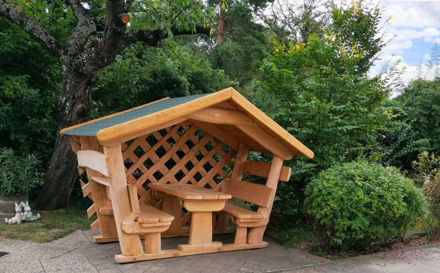 Gartenlaube aus Massivholz